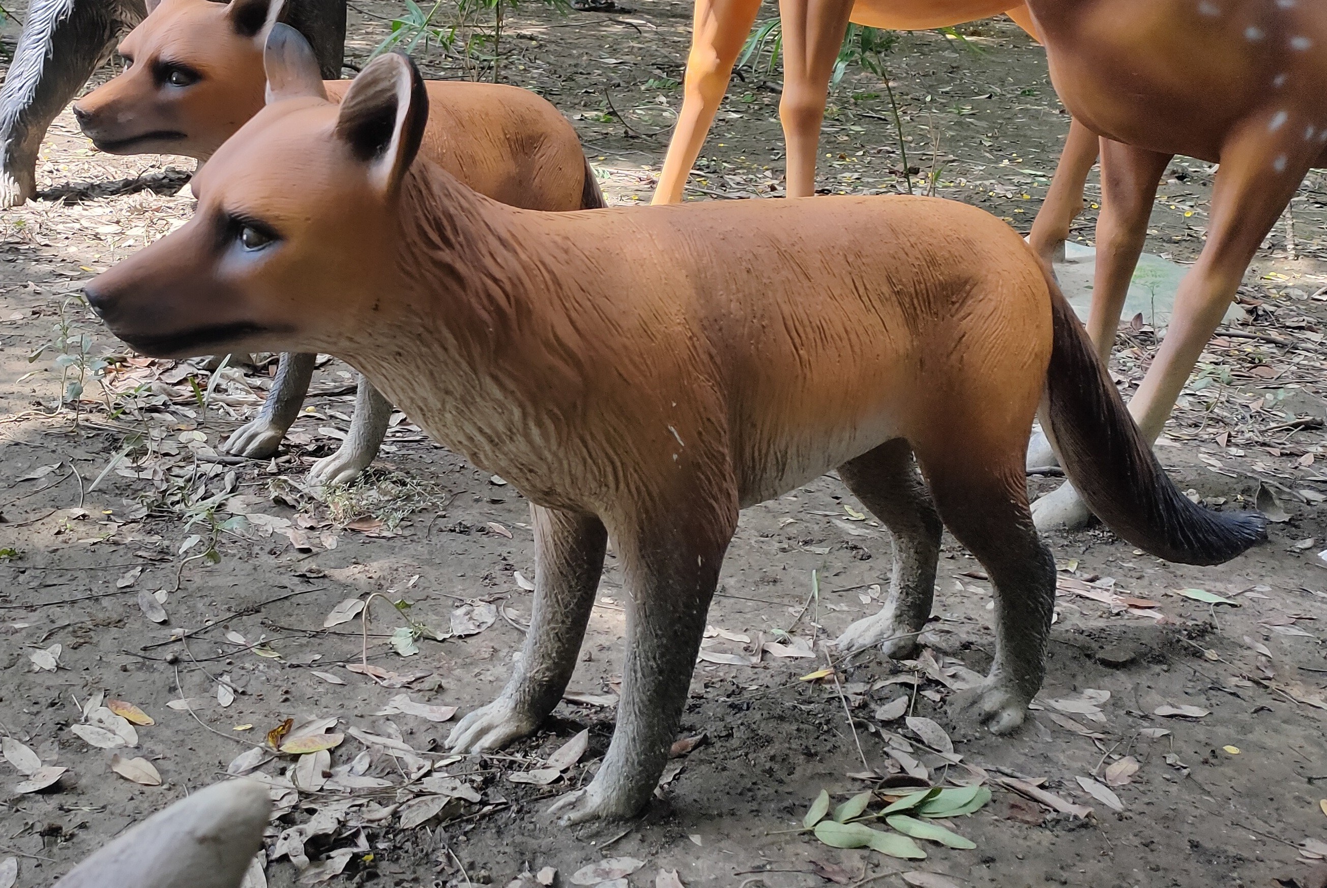 FOX STATUE
